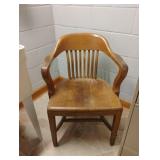 Wood chair 20 1/2 x 32 x 20
