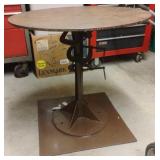 Round metal table 29 x 30