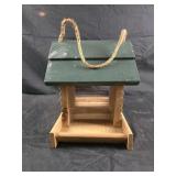 Bird feeder