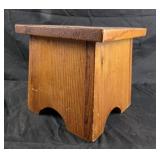 vintage wooden step stool  9x9x9