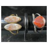 2 bracelets with natural stones