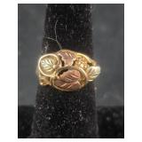 10k Two tone Ring - sz 6 - 3.9g