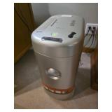 silver Royal VF1700MX crosscut paper shredder.