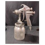 Nmeumatatic paint sprayer