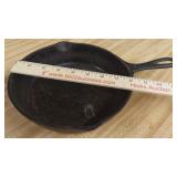 Vintage Cast Iron Frying Pan Skillet - Lodge SK #5