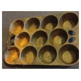 Griswald No 10 cast iron muffin pan