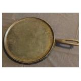 Wagnerware Sidney flat Cast iron skillet