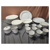 47 piece vintage Sakura "Classic Gold"