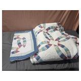 Full size wedding ring quilt( not handmade) has a