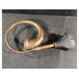 Vintage brass bulb horn