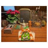 Assorted decor