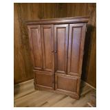 42.5x59x22 Heirloom entertainment armoire