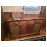 MCM 51x31x17  vintage wooden stereo and record