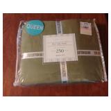 Queen sheet set. New