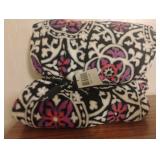 Vera Bradley throw 80 x 50