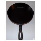 Vintage 8' Cast Iron Frying Pan Skillet w/ Double