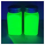 Pr. McKee Glass Jadeite Uranium Shakers