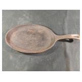 Lodge. cast iron skillet