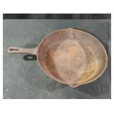 Cast iron frying pan