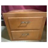 End table with 2 drawers