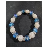 Beaded stretch bracelet blue and white
