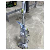 Hoover Floormate Deluxe (powers on)
