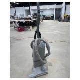 Electrolux Vacuum Cleaner (powers on)