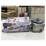 Easy Bake Oven / Cuisinart Rice Cooker (powers on)