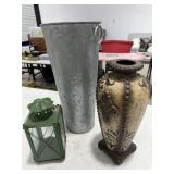 Vases / Green Lantern