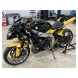 2006 Suzuki GSX-R750 Motorcycle w/ Stand (runs)