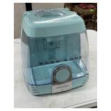 Nostalgia Snow Cone Machine (powers on)