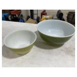 2 Pyrex Bowls
