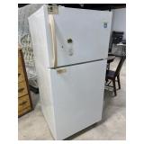 Frigidaire Refrigerator / Freezer (works)