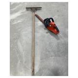 Black & Decker Hedge Trimmer (powers on) /