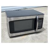 Hamilton Beach Microwave (powers on)