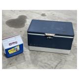 Vintage Coleman Cooler / Mini Mate