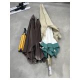 2 Patio Umbrellas / Tripod
