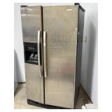 Whirlpool Refrigerator/ Freezer (powers on)