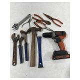 Black & Decker Drill (powers on) / Tools