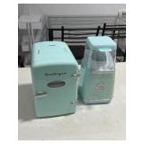 Nostalgia Popcorn Machine (powers on) / Mini