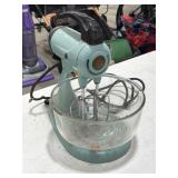 Vintage Sunbeam Mixmaster (powers on)