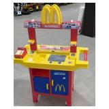 McDonaldï¿½s Kids Drive Thru Kitchen Playset