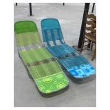 2 Folding Lounge Chairs