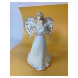29:1 Lenox In The Arms Of An Angel Lighted