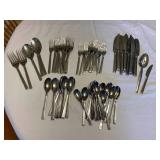LOT 4 - Oneida Flatware Set