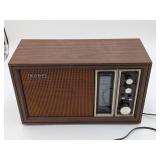 10:2 Vintage SONY Radio