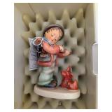 5G4: Goebel PUPPY LOVE Figurine
