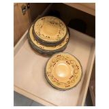 Home Trends Ceramic Dishes