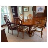 Dining Room Table & Chairs