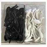 LOT OF 137 SMALL PLASTIC SERVING SPOONS